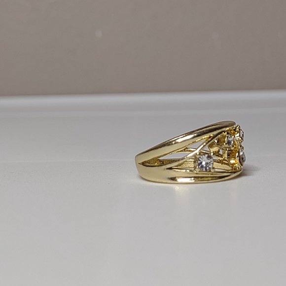 Cute Gold Tone Ring Size 6.5 - Picture 5 of 11